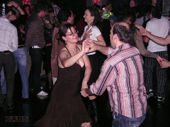http://salsa-in-halle.de/pixlie/cache/vs_070902rueda_workshop1107_PA260114.jpg