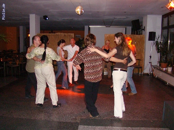 http://salsa-in-halle.de/pixlie/cache/vs_096Mai08_08051401.JPG