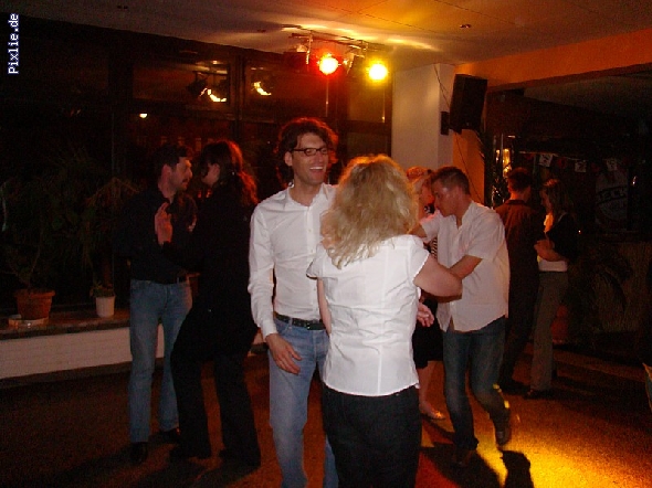 http://salsa-in-halle.de/pixlie/cache/vs_097April08_08043003.JPG