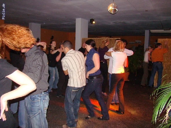 http://salsa-in-halle.de/pixlie/cache/vs_098April08_08040210.JPG