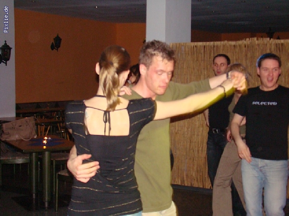 http://salsa-in-halle.de/pixlie/cache/vs_098April08_08040217.JPG