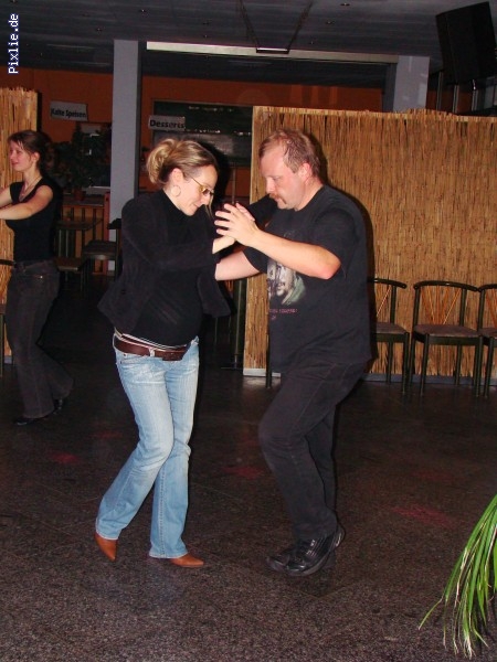 http://salsa-in-halle.de/pixlie/cache/vs_099Februar08_08022007.JPG