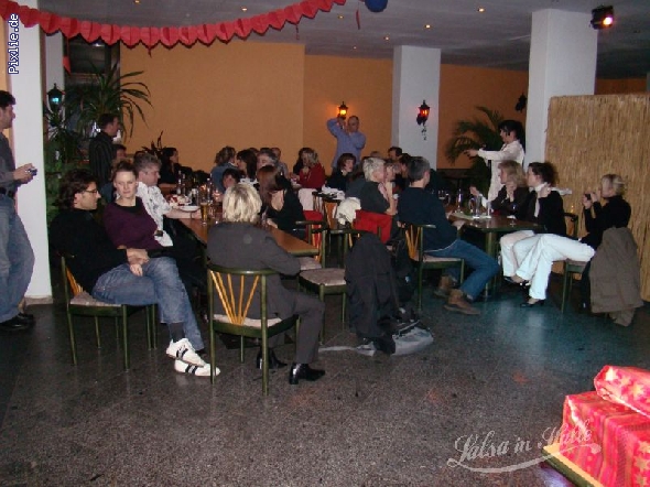 http://salsa-in-halle.de/pixlie/cache/vs_100Weihnachtsfeier07_wei_07121911.jpg
