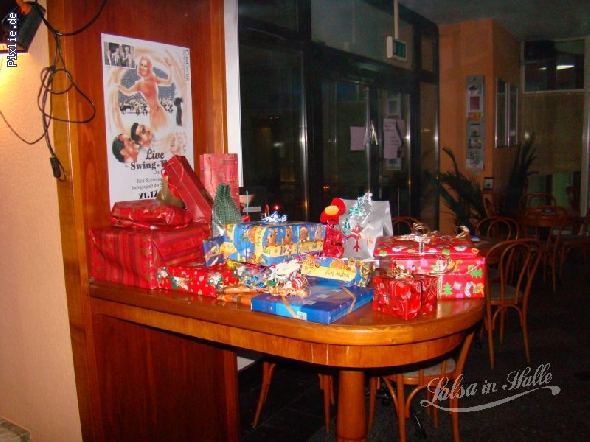 http://salsa-in-halle.de/pixlie/cache/vs_weihnachtsfeier07_alles_mein's.jpg