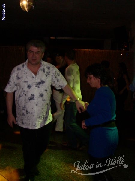 http://salsa-in-halle.de/pixlie/cache/vs_weihnachtsfeier07_wei_07121901.jpg
