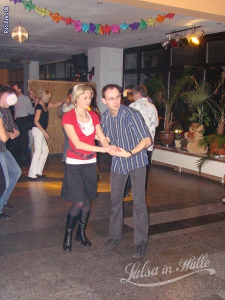 http://salsa-in-halle.de/pixlie/cache/vs_weihnachtsfeier07_wei_07121903.jpg