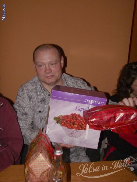 http://salsa-in-halle.de/pixlie/cache/vs_weihnachtsfeier07_wei_07121909.jpg